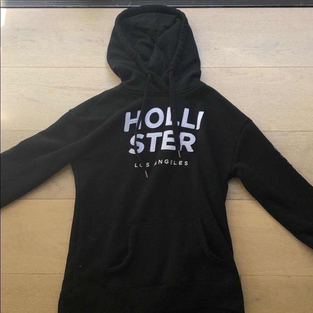 black, hollister heavy hoodie